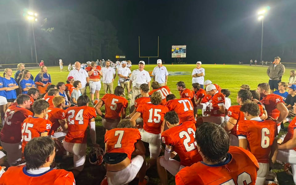Cougars Win Thrilling Game 23-21 on Last-Second Field Goal
